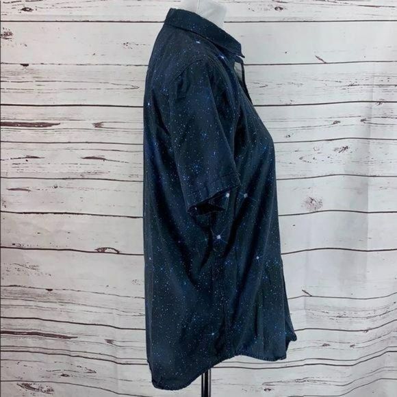 Dr. Who Men's Blue Time Machine Button Down‎ Short Sleeve Shirt Size Small - Picture 2 of 9